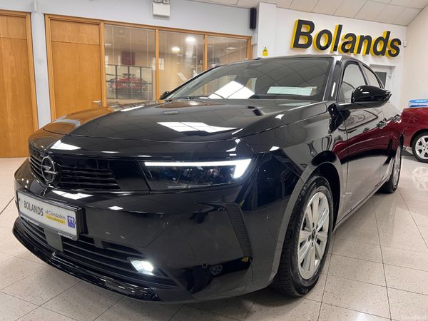 Opel Astra Hatchback, Diesel, 2024, Black