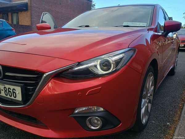 Mazda Mazda3 Hatchback, Diesel, 2015, Red