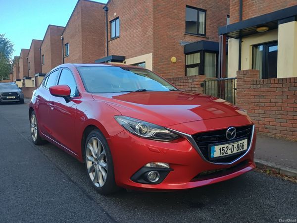 Mazda Mazda3 Hatchback, Diesel, 2015, Red