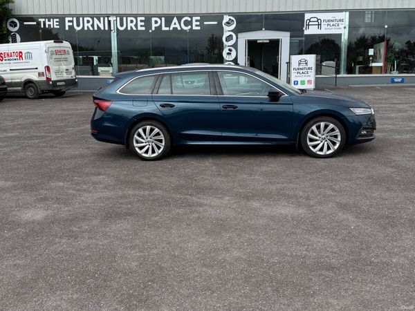 Skoda Octavia Estate, Petrol, 2021, Blue