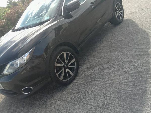 Nissan Qashqai Hatchback, Diesel, 2016, Black