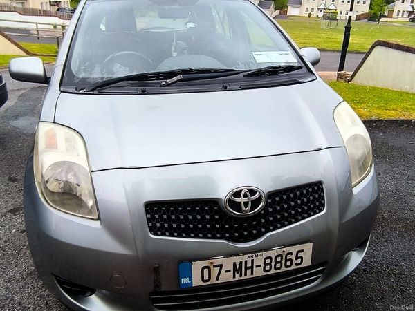 Toyota Yaris Hatchback, Petrol, 2007, Silver