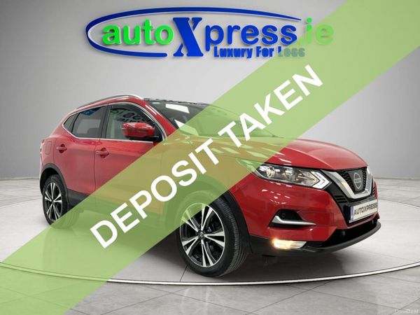 Nissan Qashqai SUV, Diesel, 2017, Red