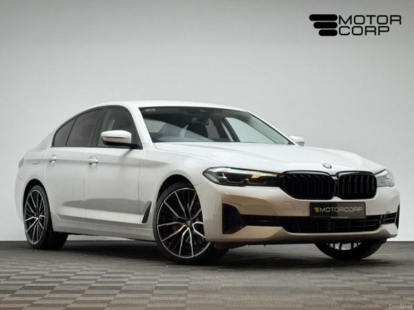 BMW 5-Series Saloon, Petrol Plug-in Hybrid, 2021, White