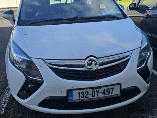 Vauxhall Zafira MPV, Diesel, 2013, White
