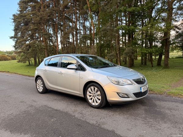 Opel Astra Hatchback, Diesel, 2011, Silver