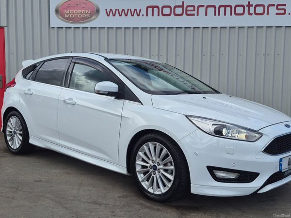 Ford Focus Hatchback, Petrol, 2016, White
