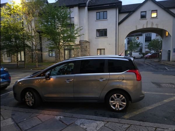 Peugeot 5008 MPV, Diesel, 2017, Grey