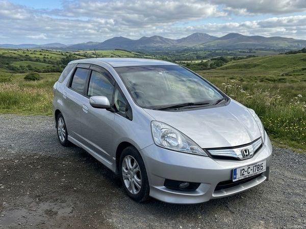Honda Shuttle Hatchback, Petrol Hybrid, 2012, Silver
