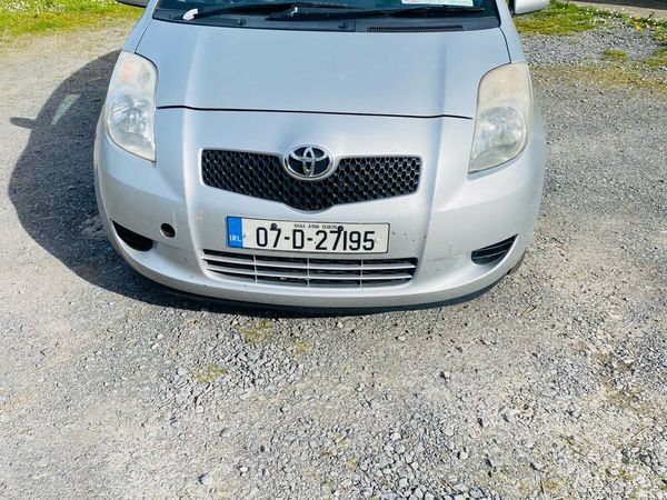 Toyota Yaris Hatchback, Petrol, 2007, Silver