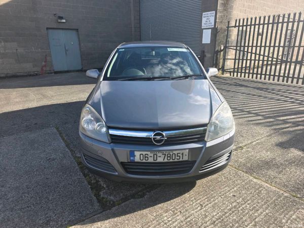 Opel Astra Hatchback, Petrol, 2006, Grey