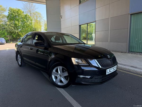 Skoda Octavia Hatchback, Petrol, 2018, Black