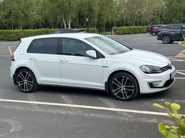 Volkswagen Golf Estate, Petrol Plug-in Hybrid, 2016, White