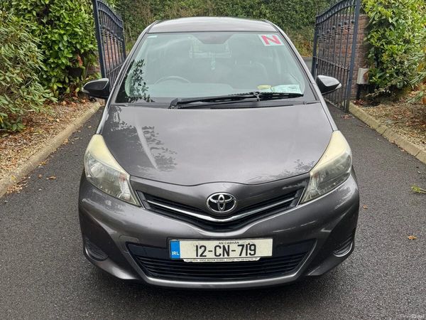 Toyota Yaris Hatchback, Petrol, 2012, Grey