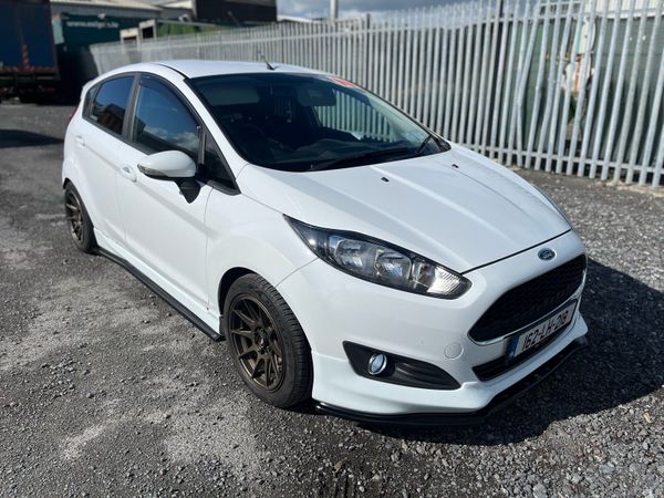 Ford Fiesta Hatchback, Petrol, 2016, White