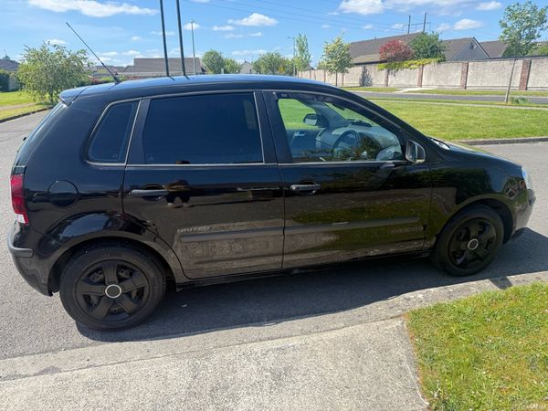 Volkswagen Polo Hatchback, Petrol, 2009, Black