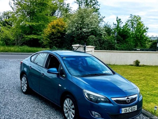 Opel Astra Saloon, Diesel, 2013, Blue