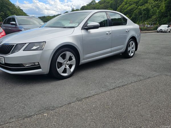 Skoda Octavia Saloon, Petrol, 2017, Grey