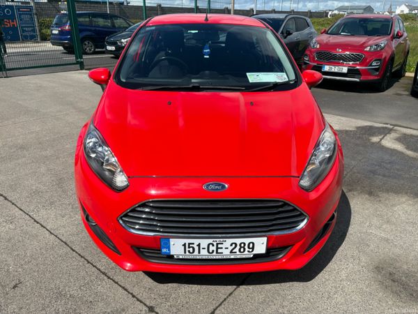 Ford Fiesta Hatchback, Petrol, 2015, Red