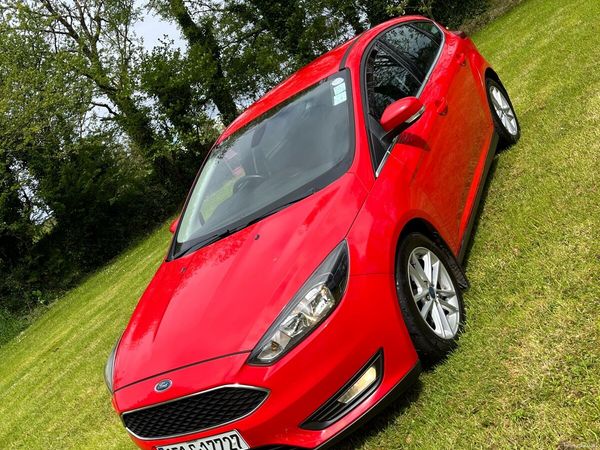 Ford Focus Hatchback, Diesel, 2015, Red