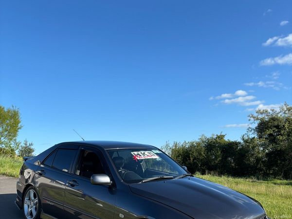 Lexus IS Saloon, Petrol, 1999, Silver