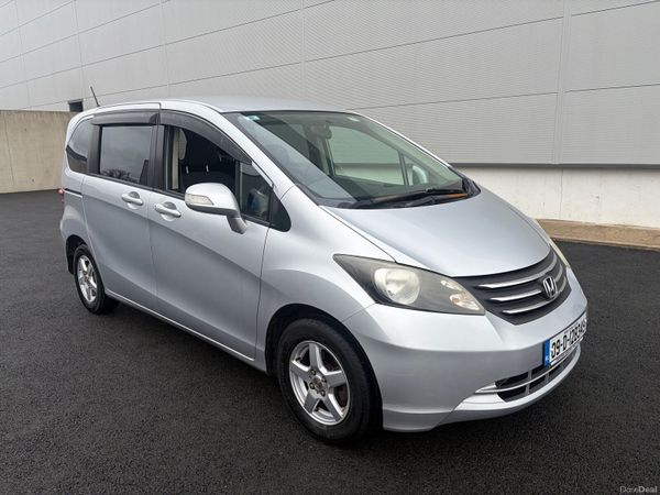 Honda Freed Estate, Petrol, 2009, Silver
