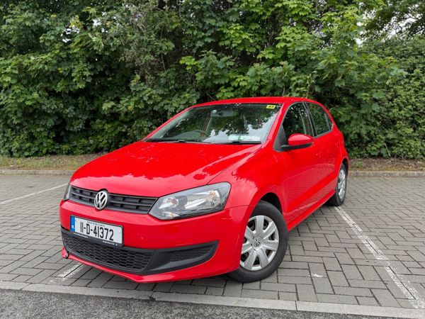 Volkswagen Polo Hatchback, Petrol, 2011, Red