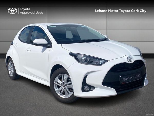 Toyota Yaris Hatchback, Petrol Hybrid, 2025, White