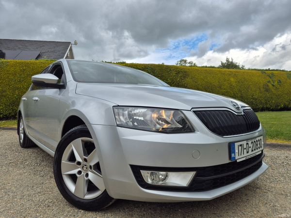 Skoda Octavia Saloon, Diesel, 2017, Grey