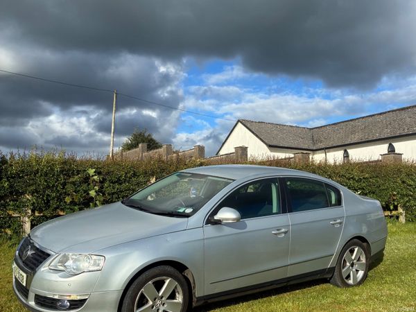 Volkswagen Passat Saloon, Diesel, 2010, Silver