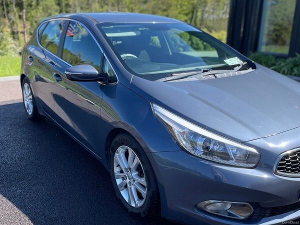 Kia Ceed Hatchback, Diesel, 2013, Blue