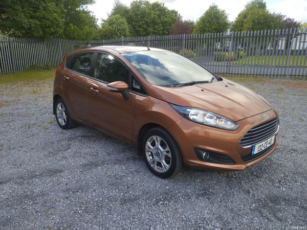 Ford Fiesta Hatchback, Petrol, 2013, Gold