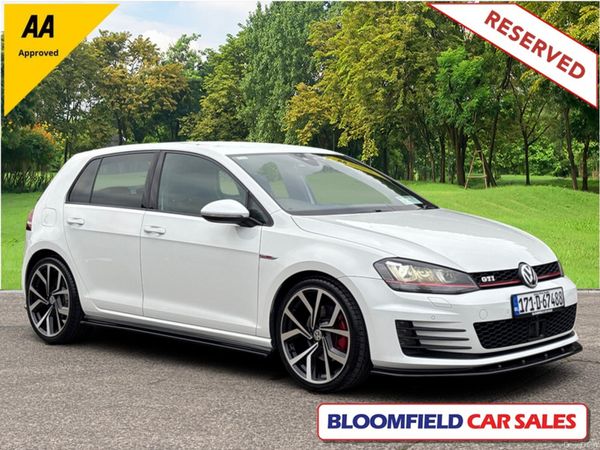 Volkswagen Golf Hatchback, Petrol, 2017, White