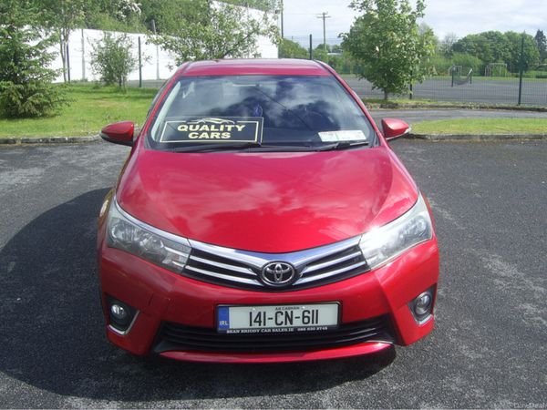 Toyota Corolla Saloon, Diesel, 2014, Red