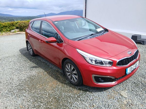 Kia Ceed Hatchback, Diesel, 2017, Red