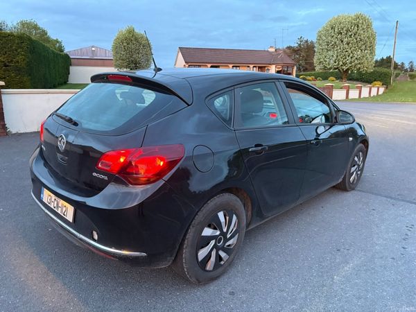 Vauxhall Astra Hatchback, Diesel, 2013, Black