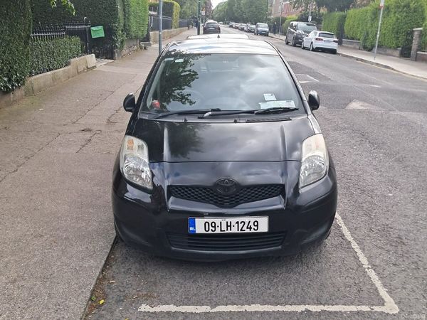 Toyota Yaris Hatchback, Petrol, 2009, Black