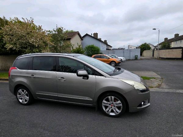 Peugeot 5008 MPV, Diesel, 2010, Grey