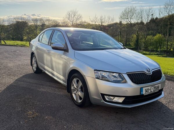 Skoda Octavia Saloon, Diesel, 2014, Silver