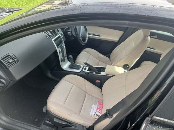 Volvo S40 Saloon, Diesel, 2012, Black