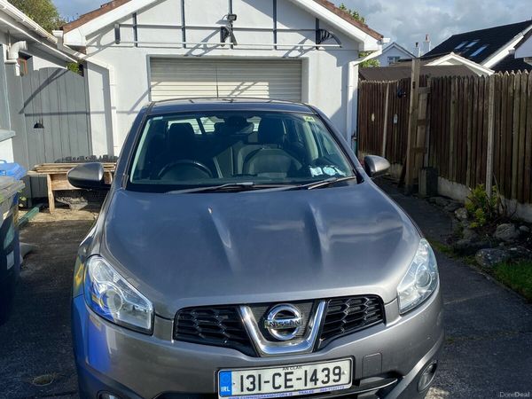 Nissan Qashqai Hatchback, Diesel, 2013, Grey
