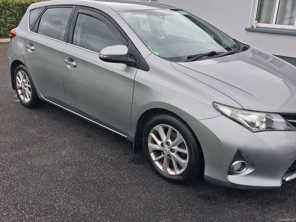 Toyota Auris Hatchback, Diesel, 2014, Grey