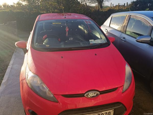 Ford Fiesta Hatchback, Diesel, 2010, Red