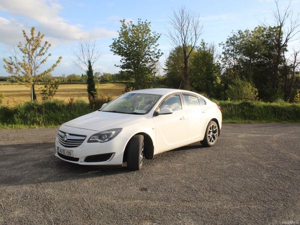 Vauxhall Insignia Hatchback, Diesel, 2014, White