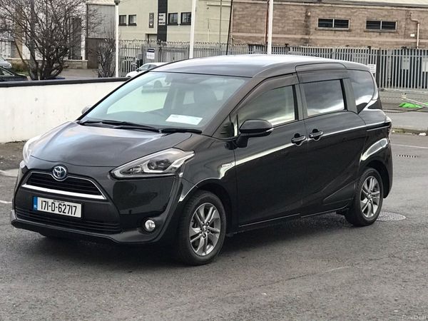 Toyota Sienta MPV, Petrol Hybrid, 2017, Black