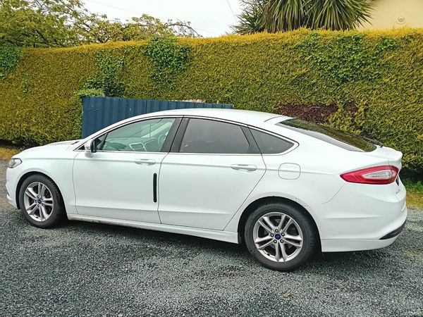Ford Mondeo Hatchback, Diesel, 2015, White