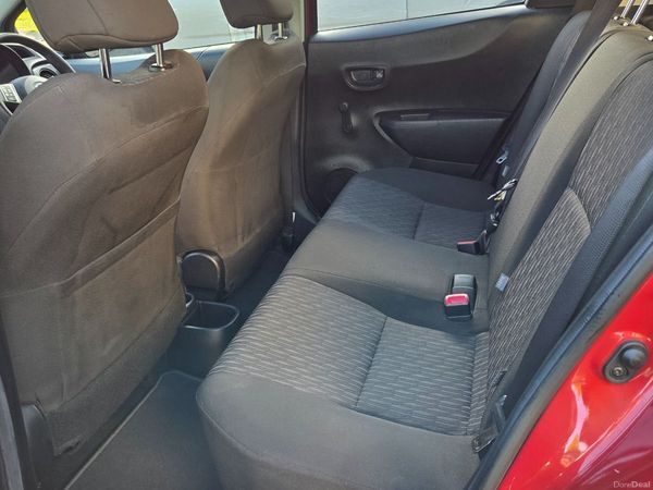 Toyota Yaris Hatchback, Petrol, 2013, Red