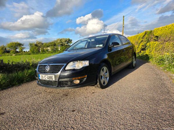 Volkswagen Passat Saloon, Petrol, 2009, Black