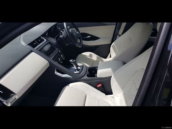 Jaguar E-Pace Estate/Jeep, Diesel, 2018, Black