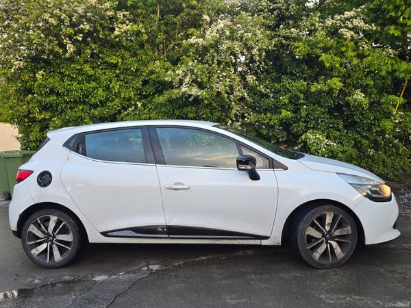 Renault Clio Hatchback, Diesel, 2014, White